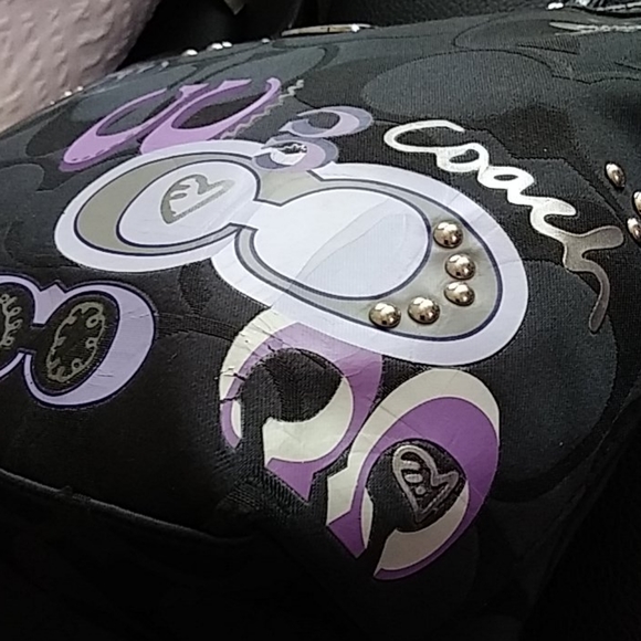 Coach Signature Tote - Picture 11 of 15